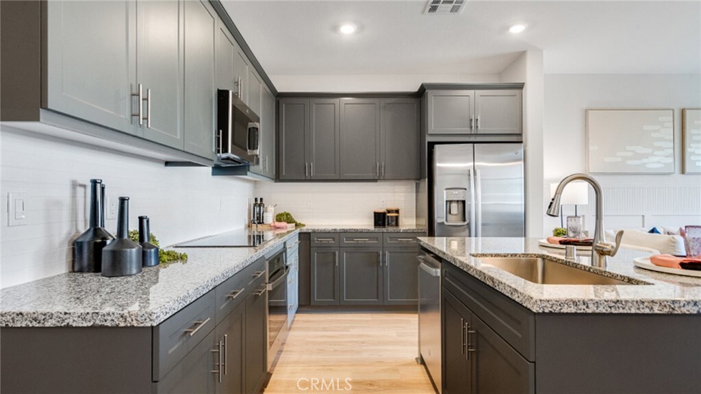 Property Photo:  2707 E Amberley Privado  CA 91762 