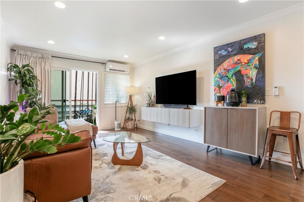 Property Photo: 1119 Albany Street 225 CA 90015