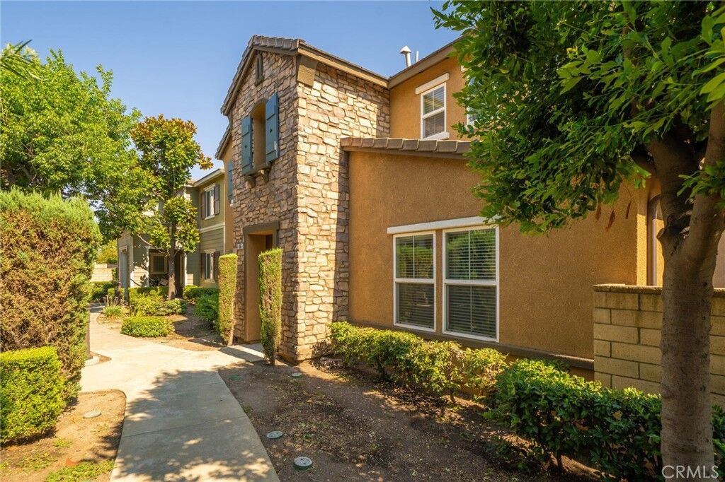 Property Photo:  406 N Placer Privado  CA 91764 