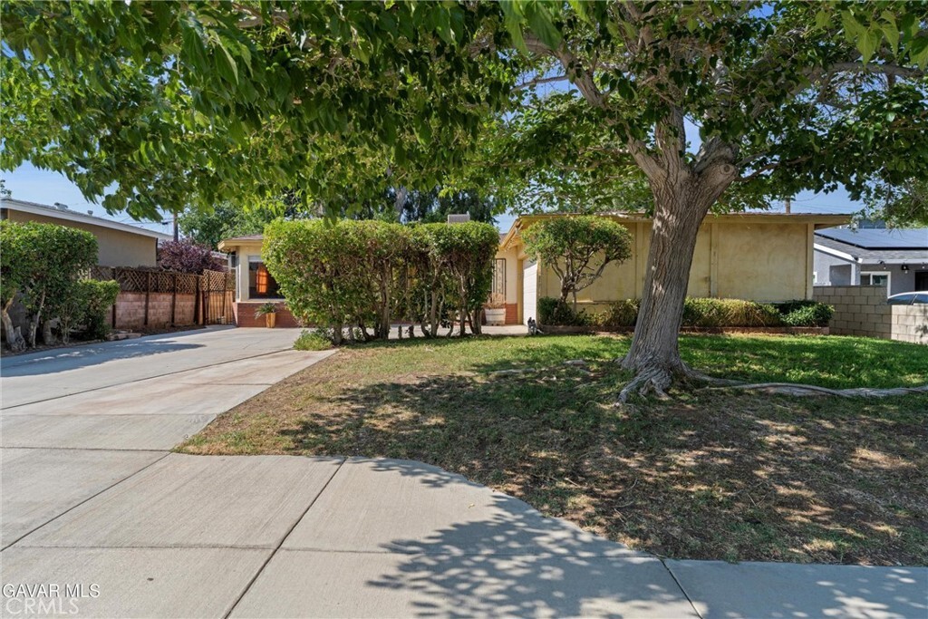 Property Photo: 1333 E Avenue R4 CA 93550