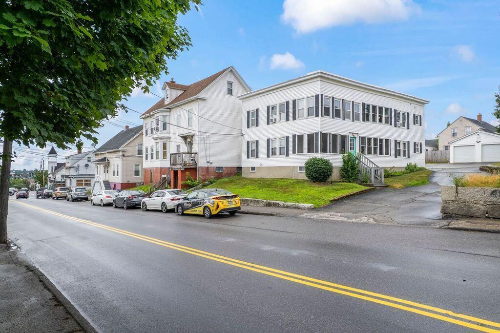 Property Photo:  99 Hill Street  ME 04005 