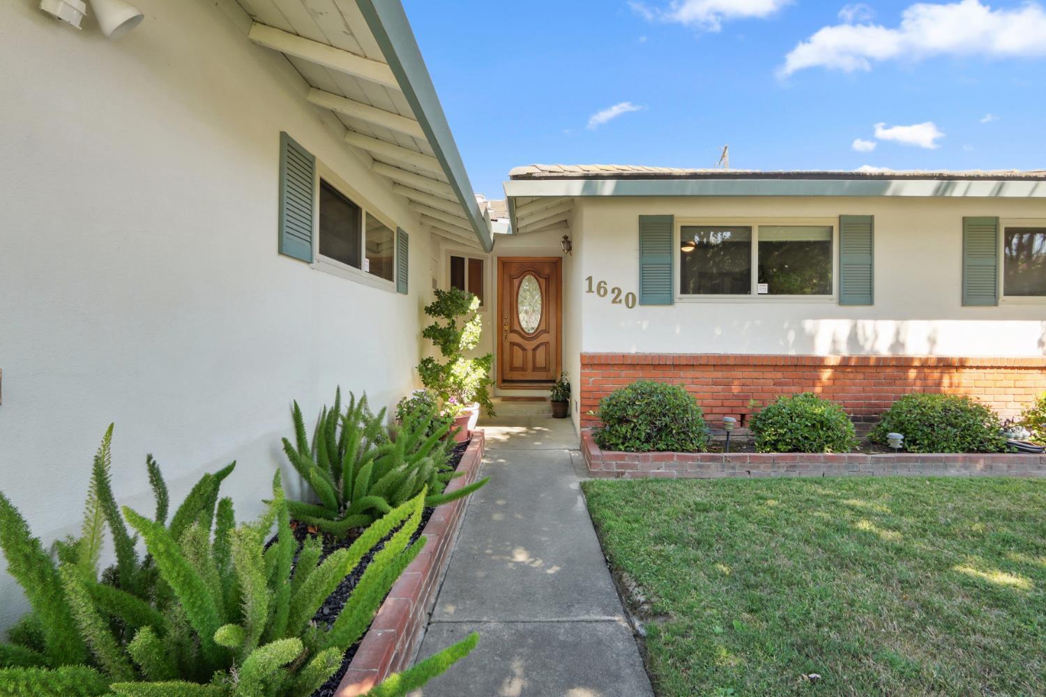 Property Photo: 1620 Park Boulevard CA 95691