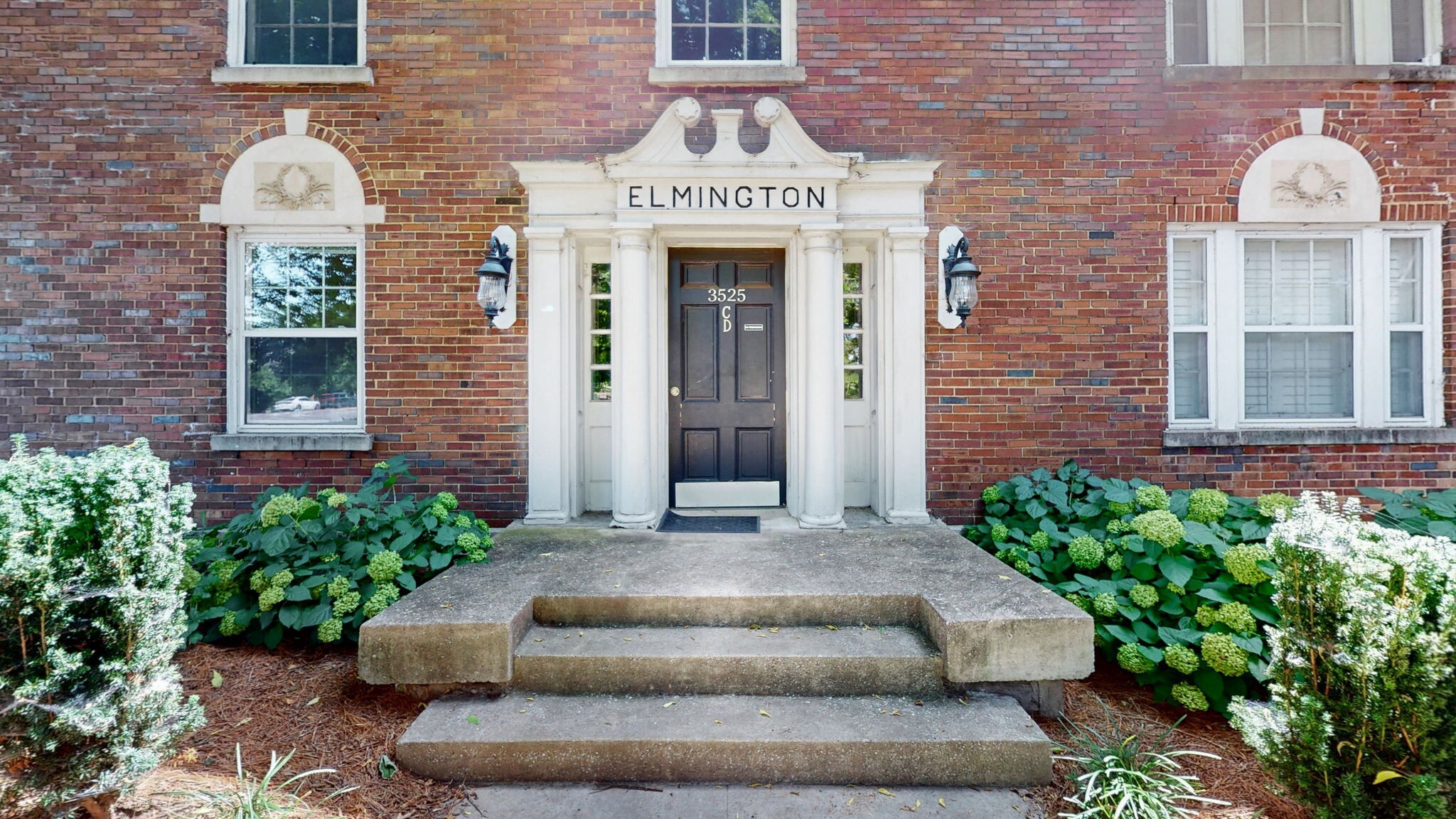 Property Photo: 3525 West End Ave 1D TN 37205