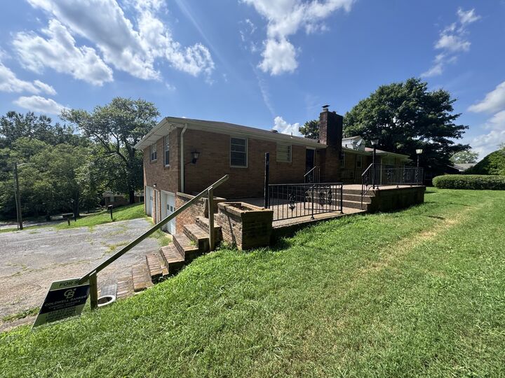 Property Photo:  529 S Pawnee Dr  TN 37172 