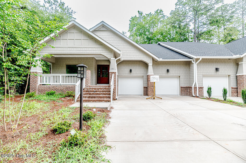 Property Photo: 121 Lamplighter Village Drive NC 28374