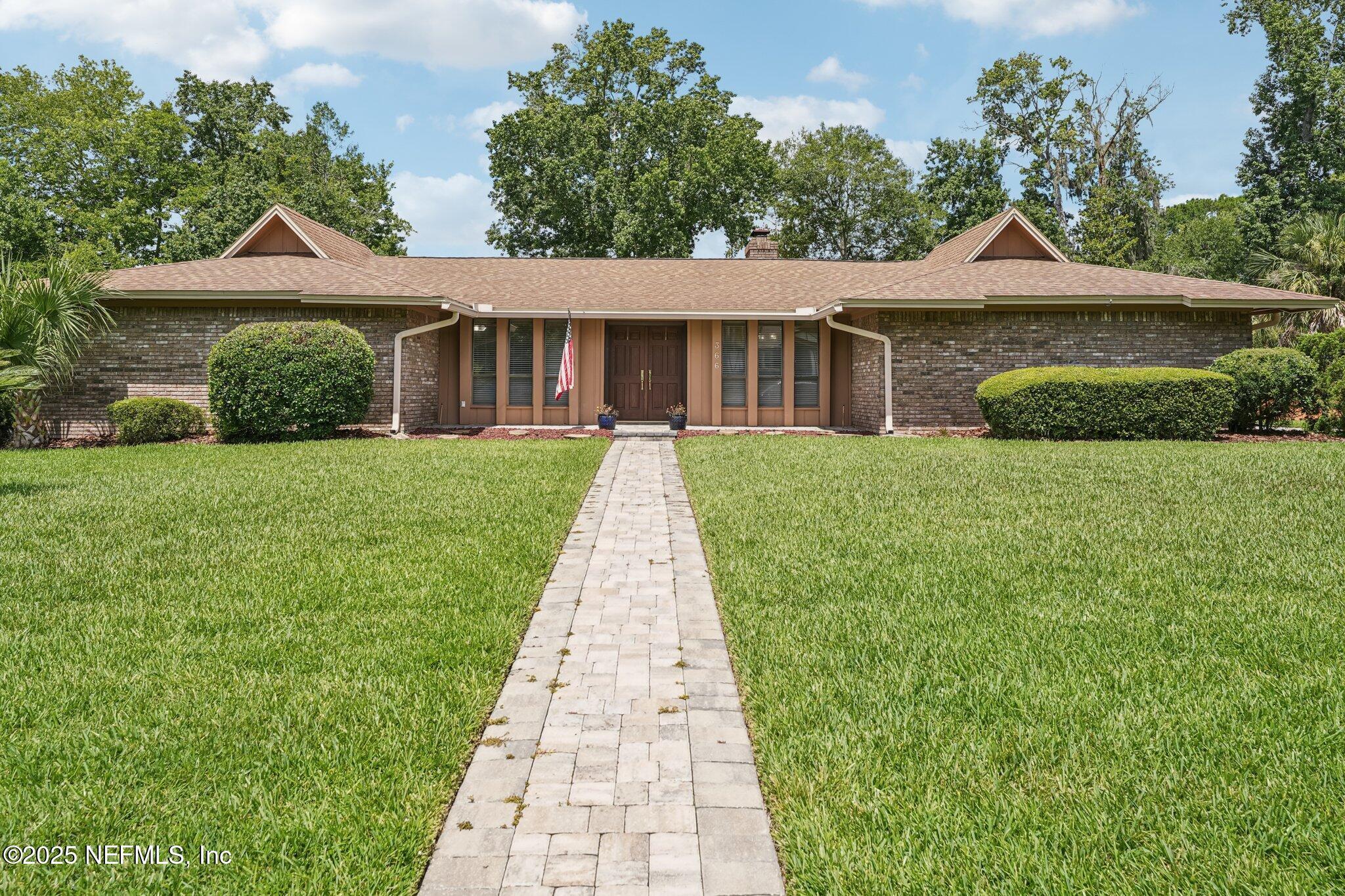 Property Photo: 366 Perthshire Drive FL 32073
