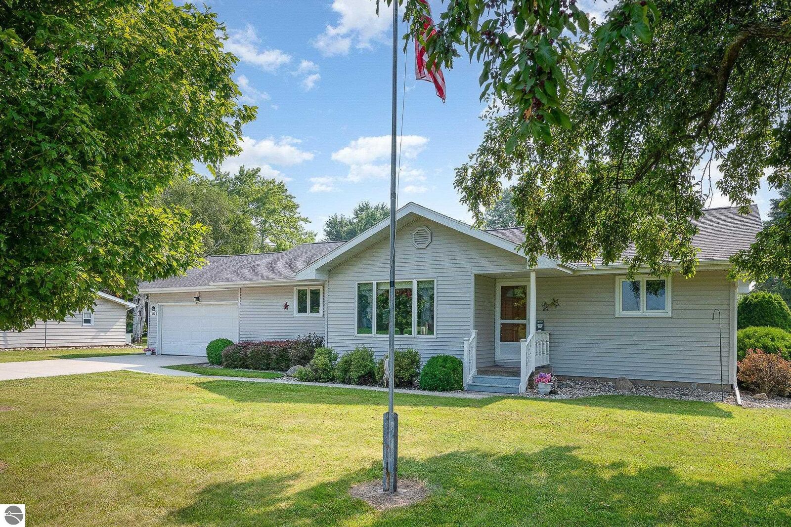Property Photo:  425 First Street  MI 48615 