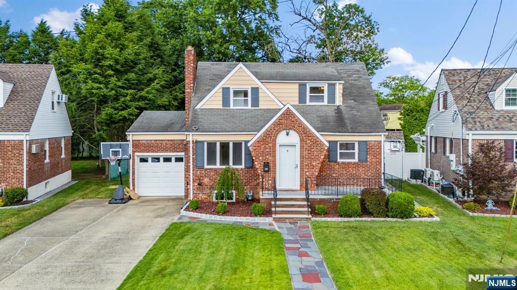 Property Photo: 9 Margaret Court NJ 07410