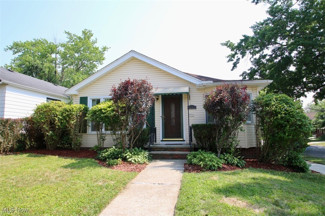 Property Photo: 8204 Grand Division Avenue OH 44125