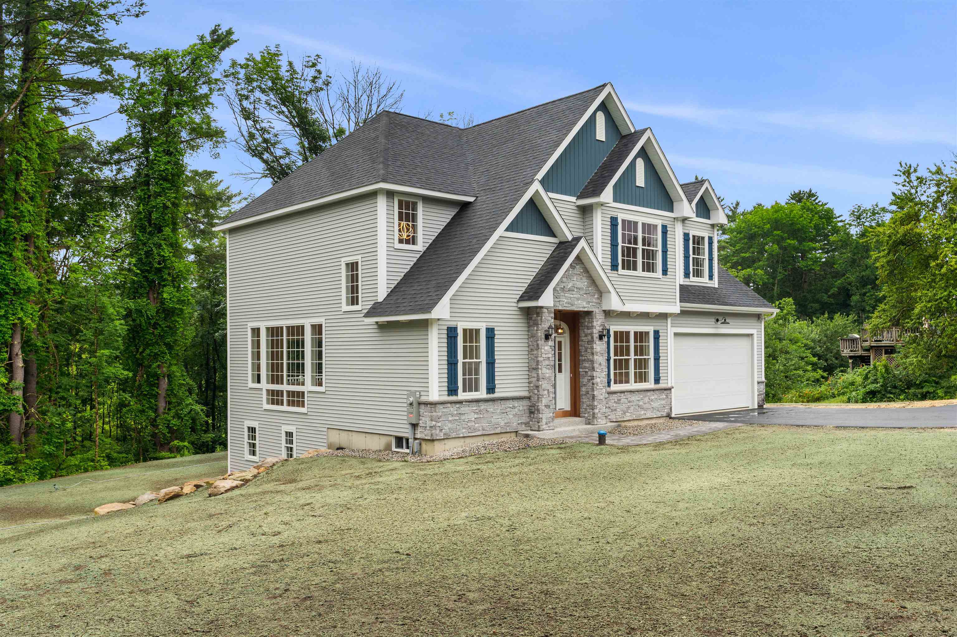 Property Photo: 28 Auburn Road NH 03106