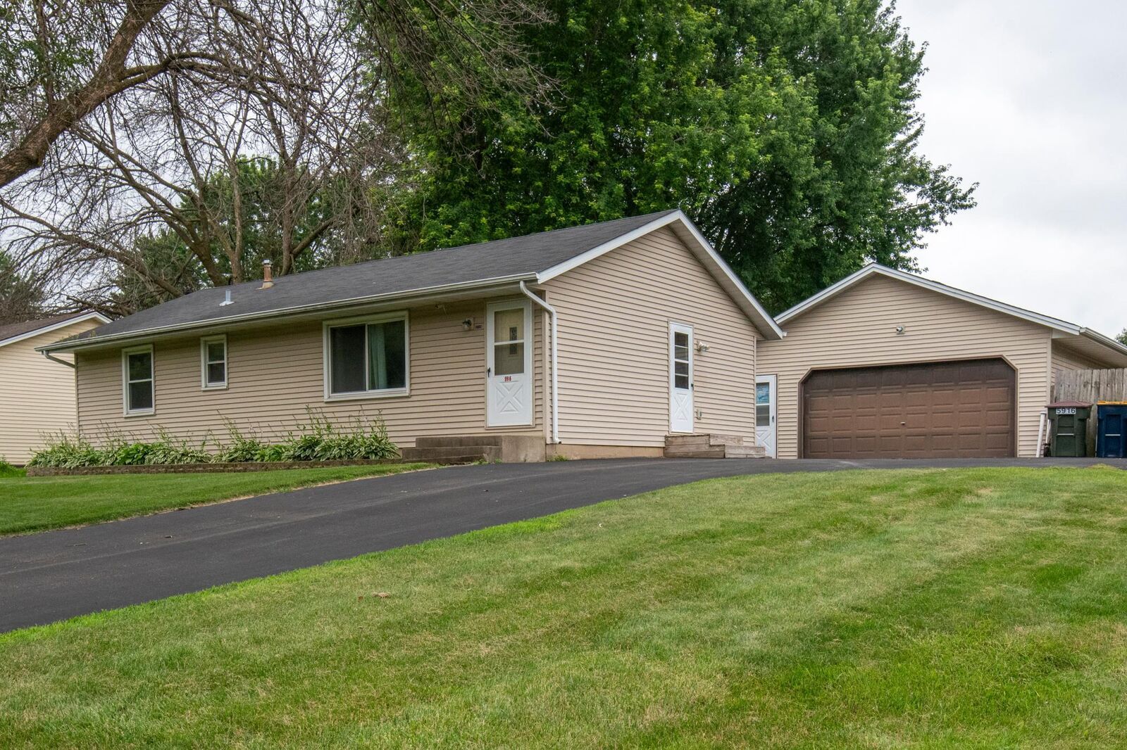 Property Photo:  5916 Upper 183rd Street W  MN 55024 