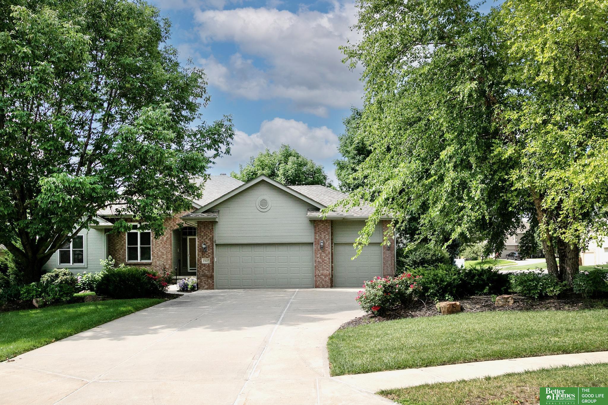 17027 Cinnamon Circle  Omaha NE 68135-9999 photo