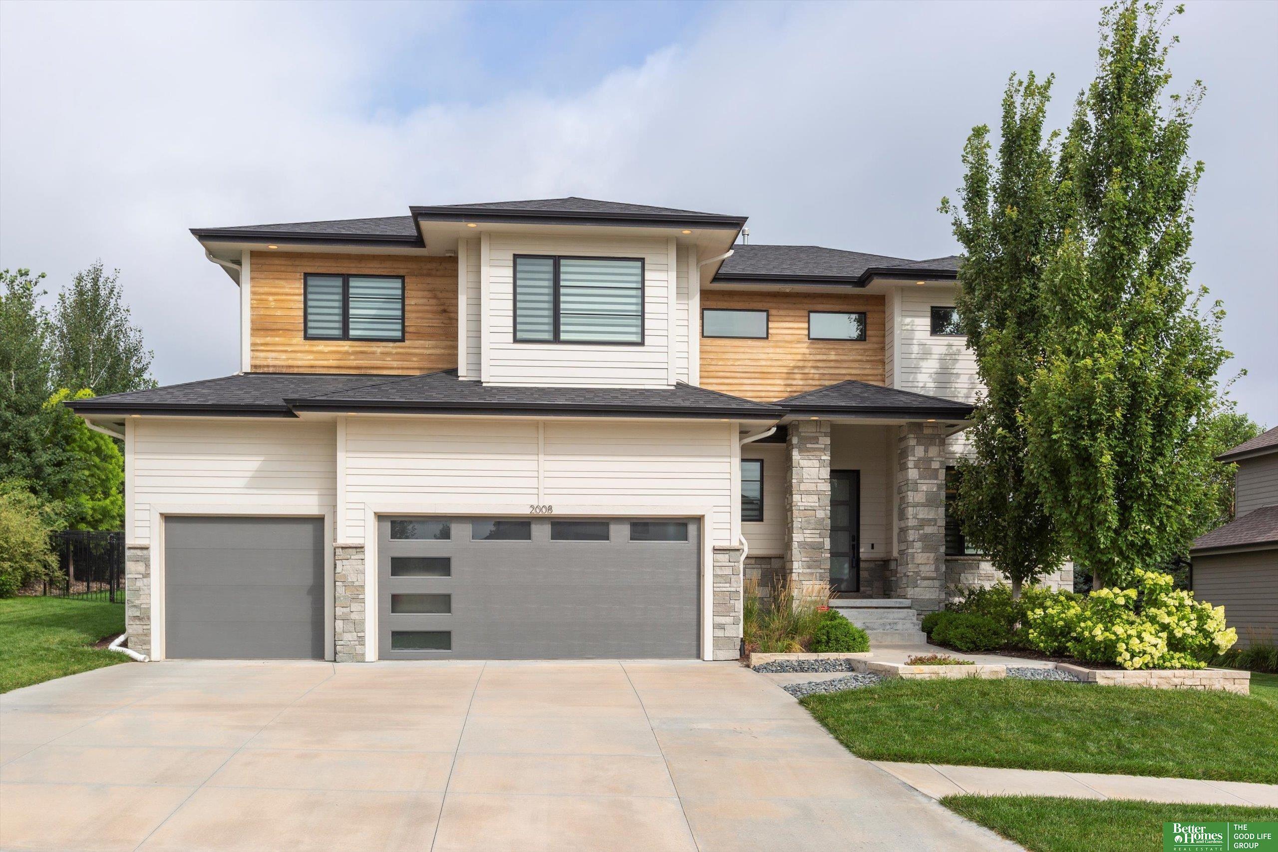 Property Photo: 2008 S 211 Street NE 68022