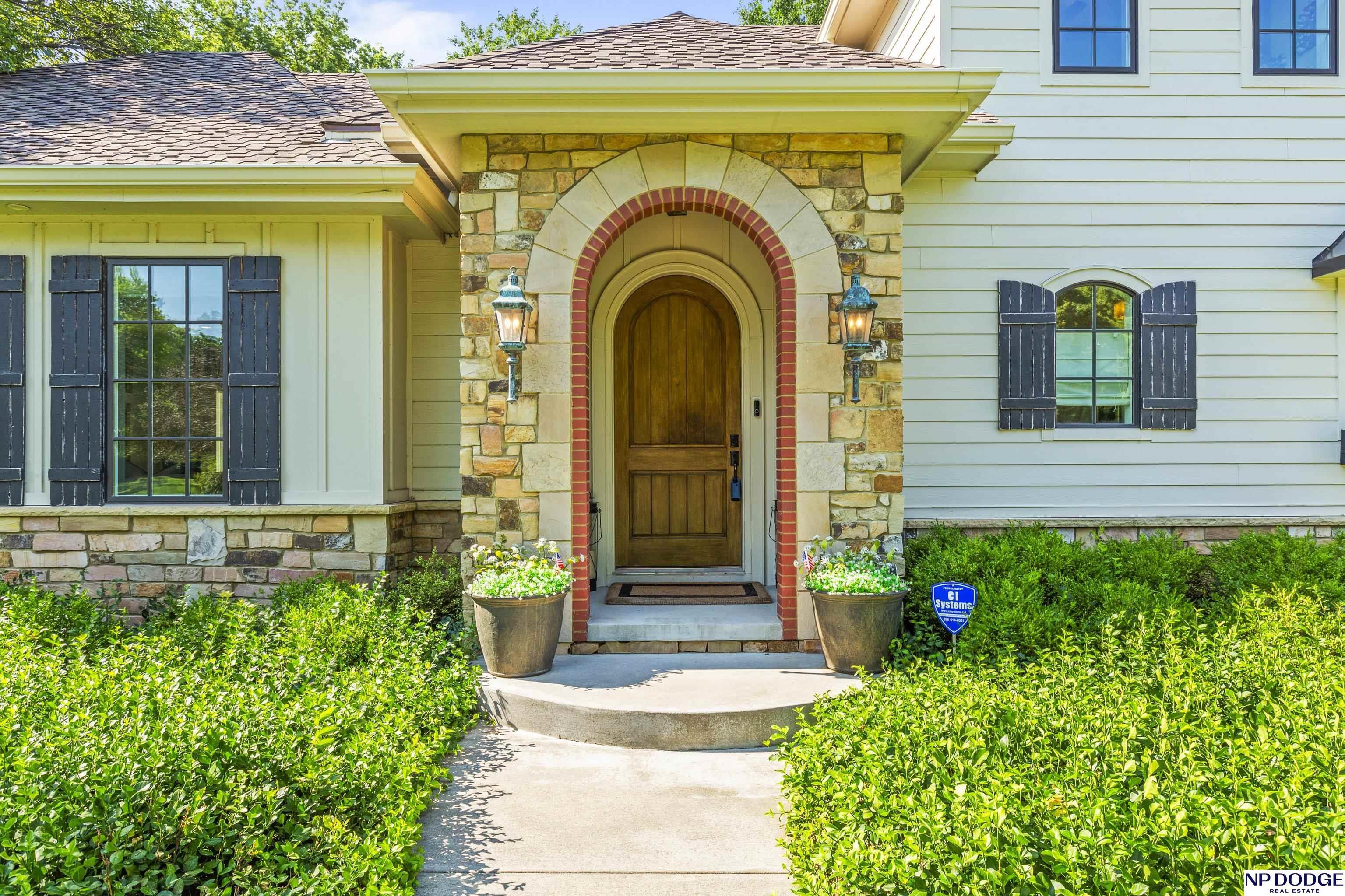 Property Photo:  6731 Davenport Street  NE 68132 
