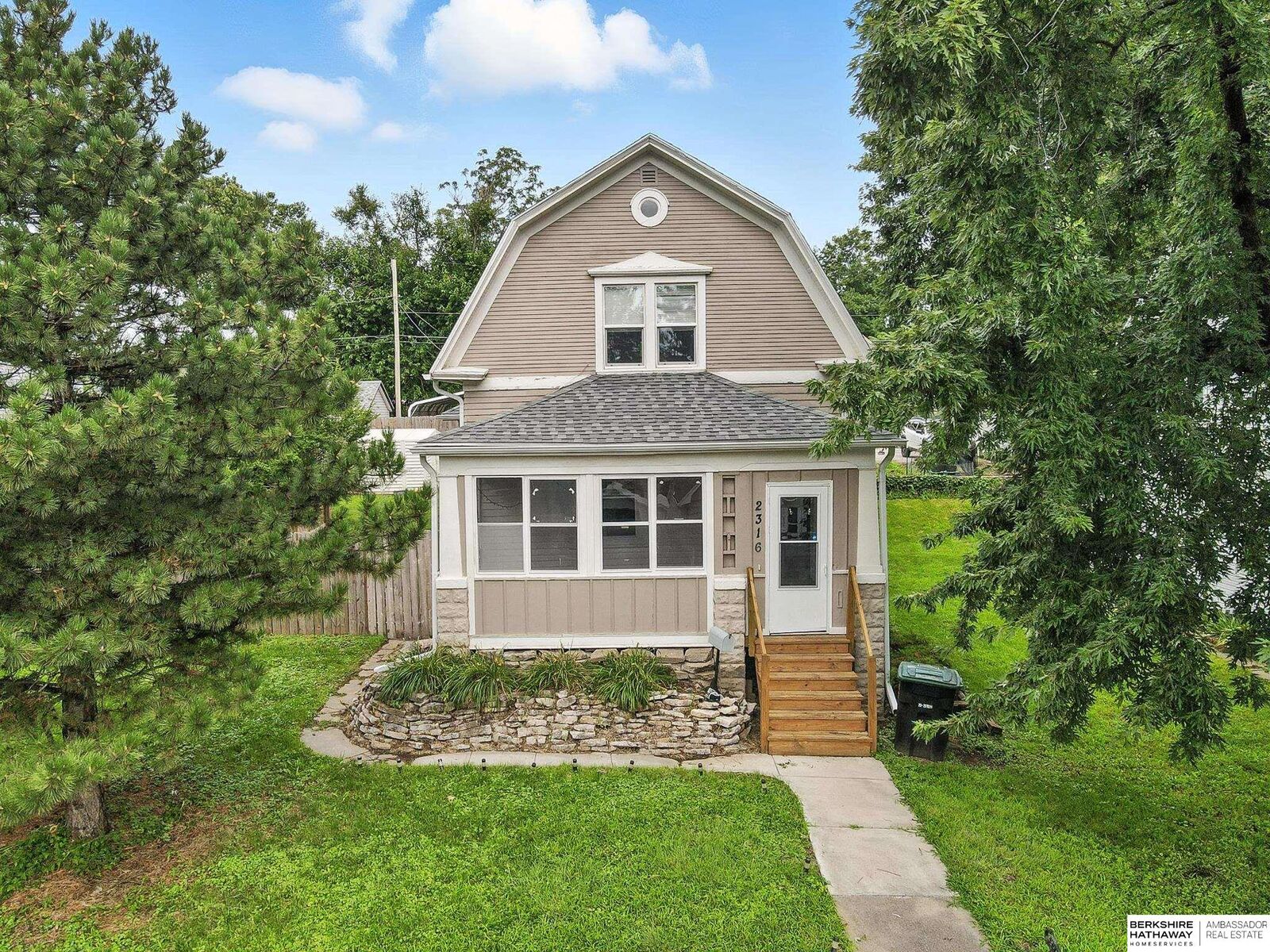 Property Photo: 2316 N 60th Street NE 68104