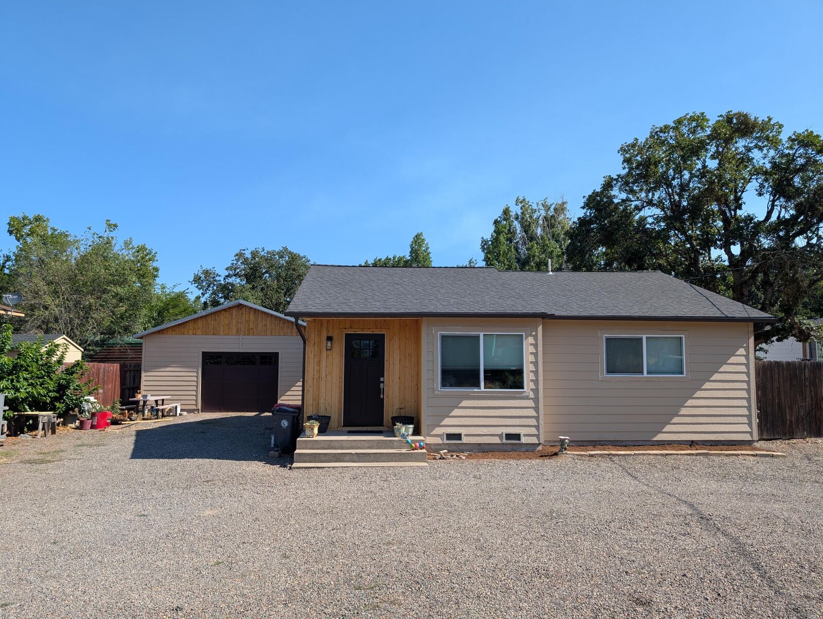 Property Photo:  698 Wilson Road  OR 97502 