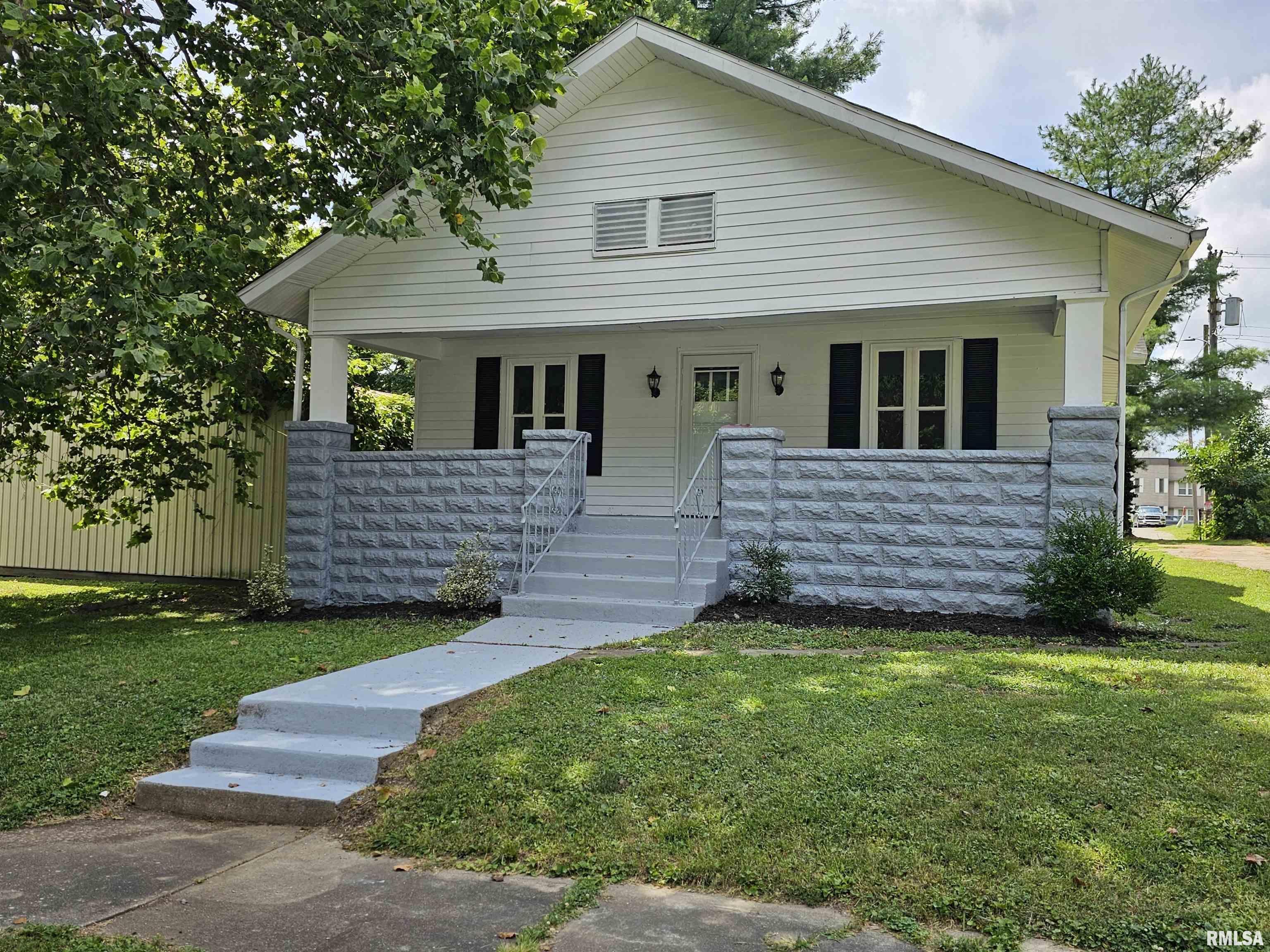Property Photo: 719 Harrison IL 62864