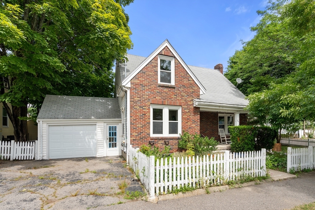 Property Photo: 86 Dyer Ave MA 02186