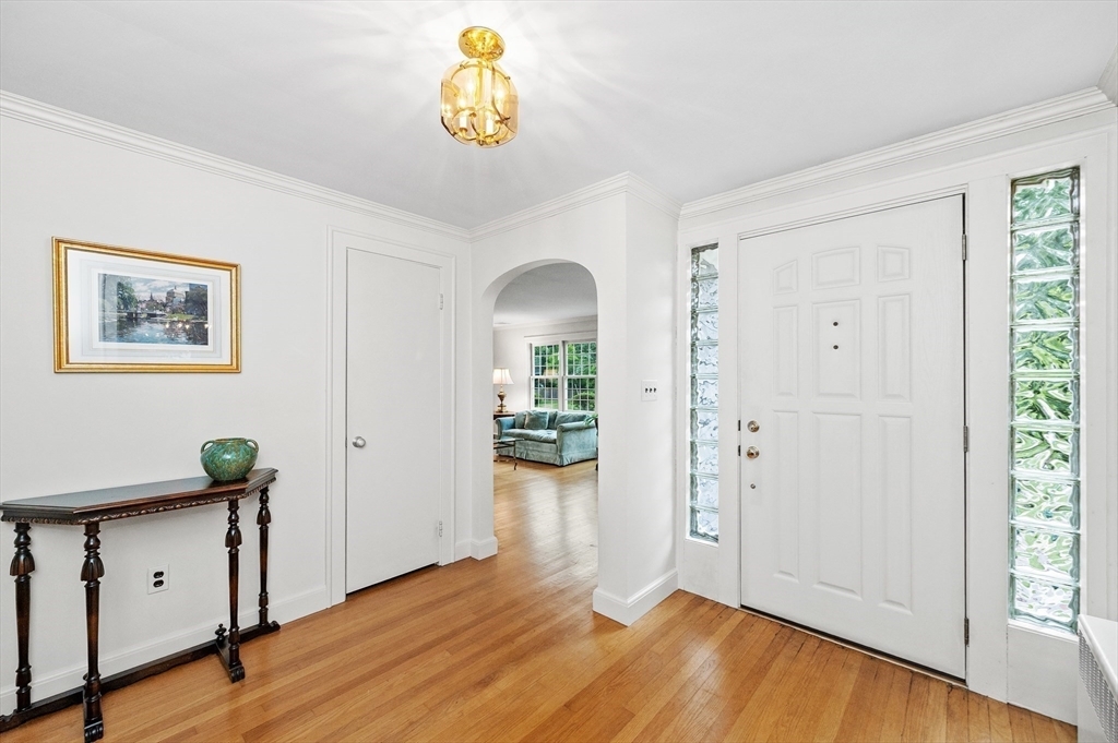 Property Photo:  68 Gloucester Road  MA 02090 