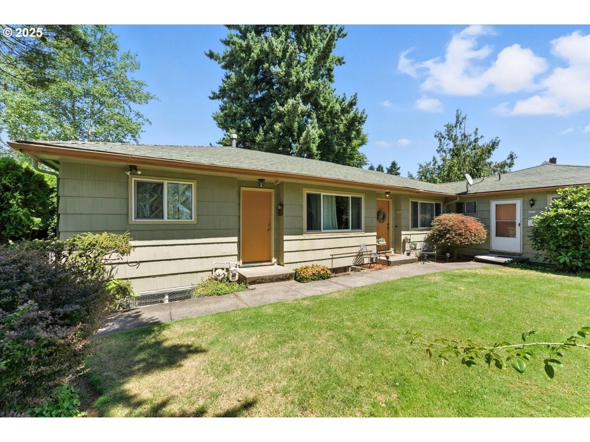Property Photo:  606 NE 72nd Ave  OR 97213 