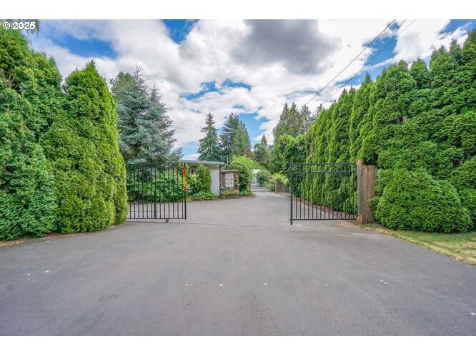 Property Photo: 13405 SE 7th St WA 98683