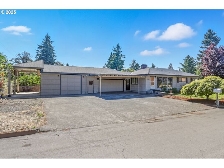 Property Photo: 10305 St Helens Ave WA 98664
