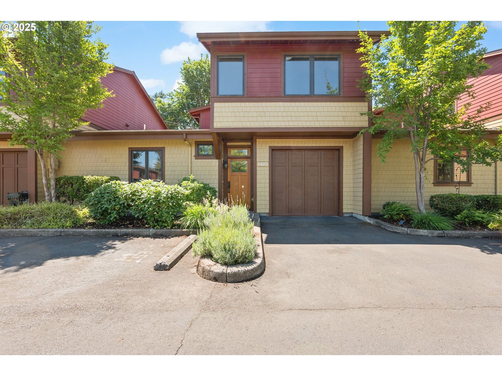 Property Photo: 1425 Perdue Loop OR 97401