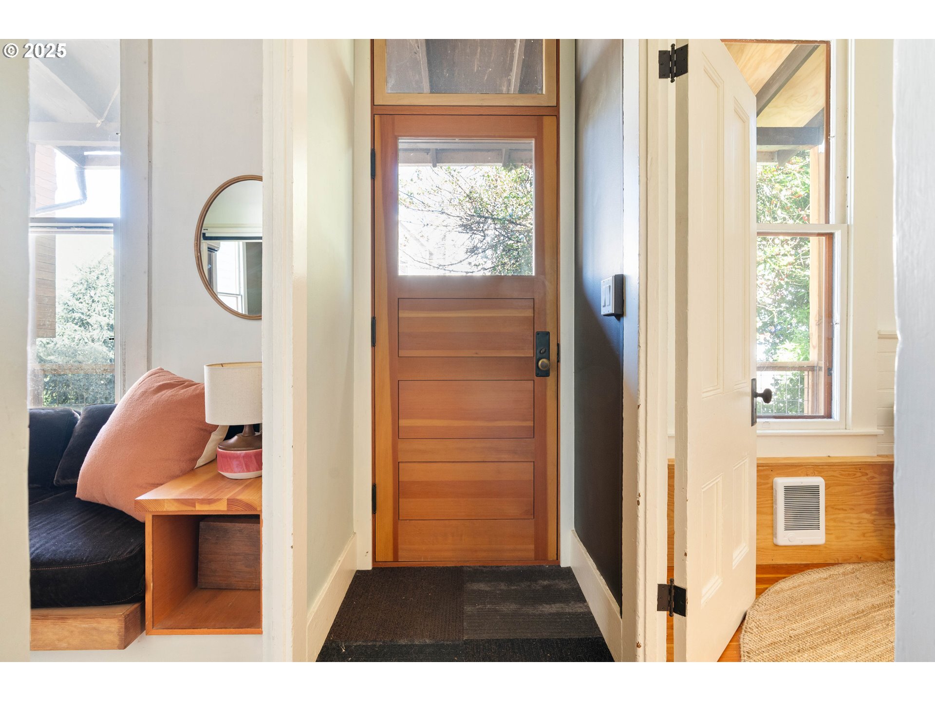 Property Photo: 2617 S Water Ave OR 97201