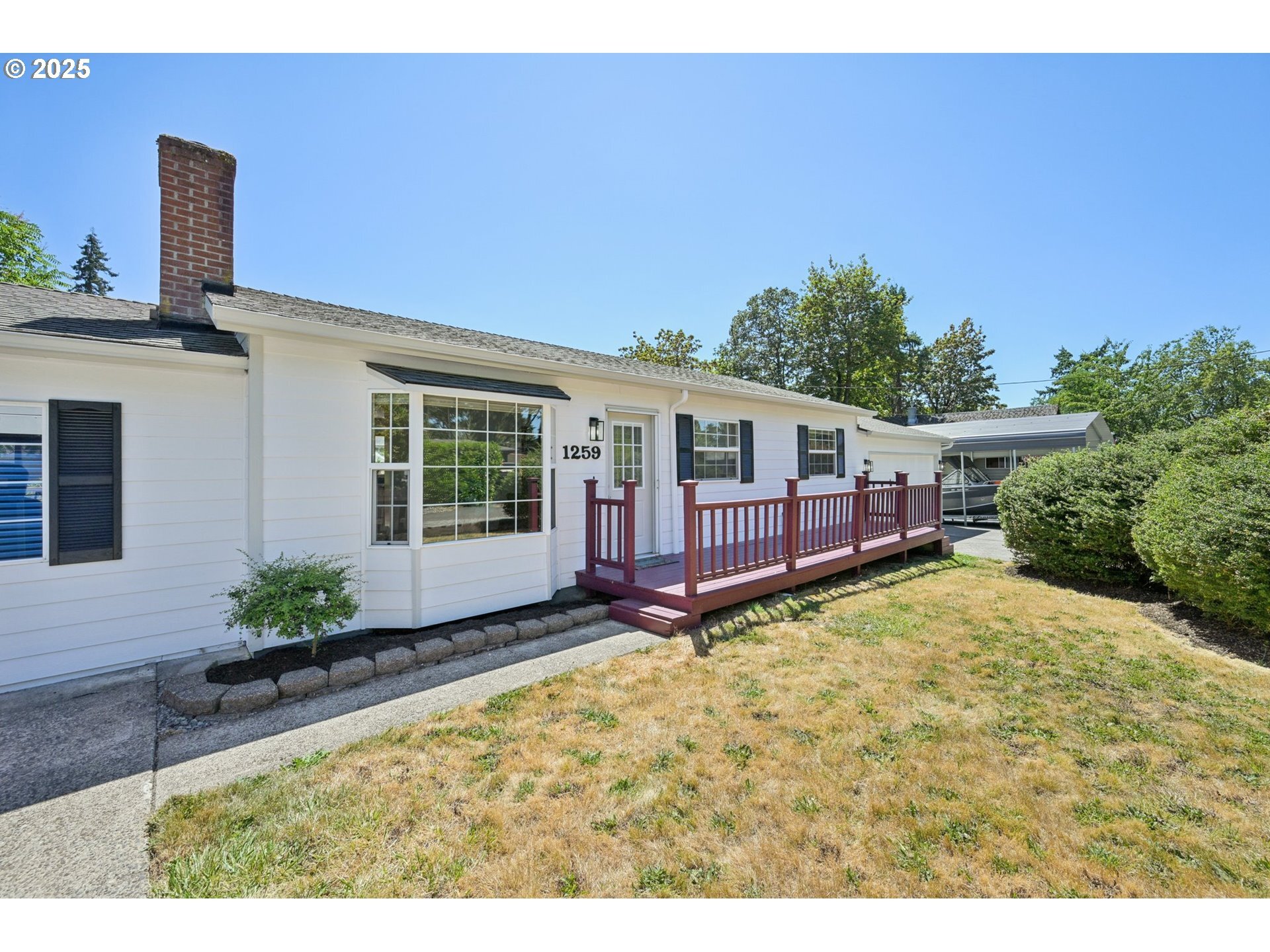 Property Photo: 1259 SE Dohn Ct OR 97267