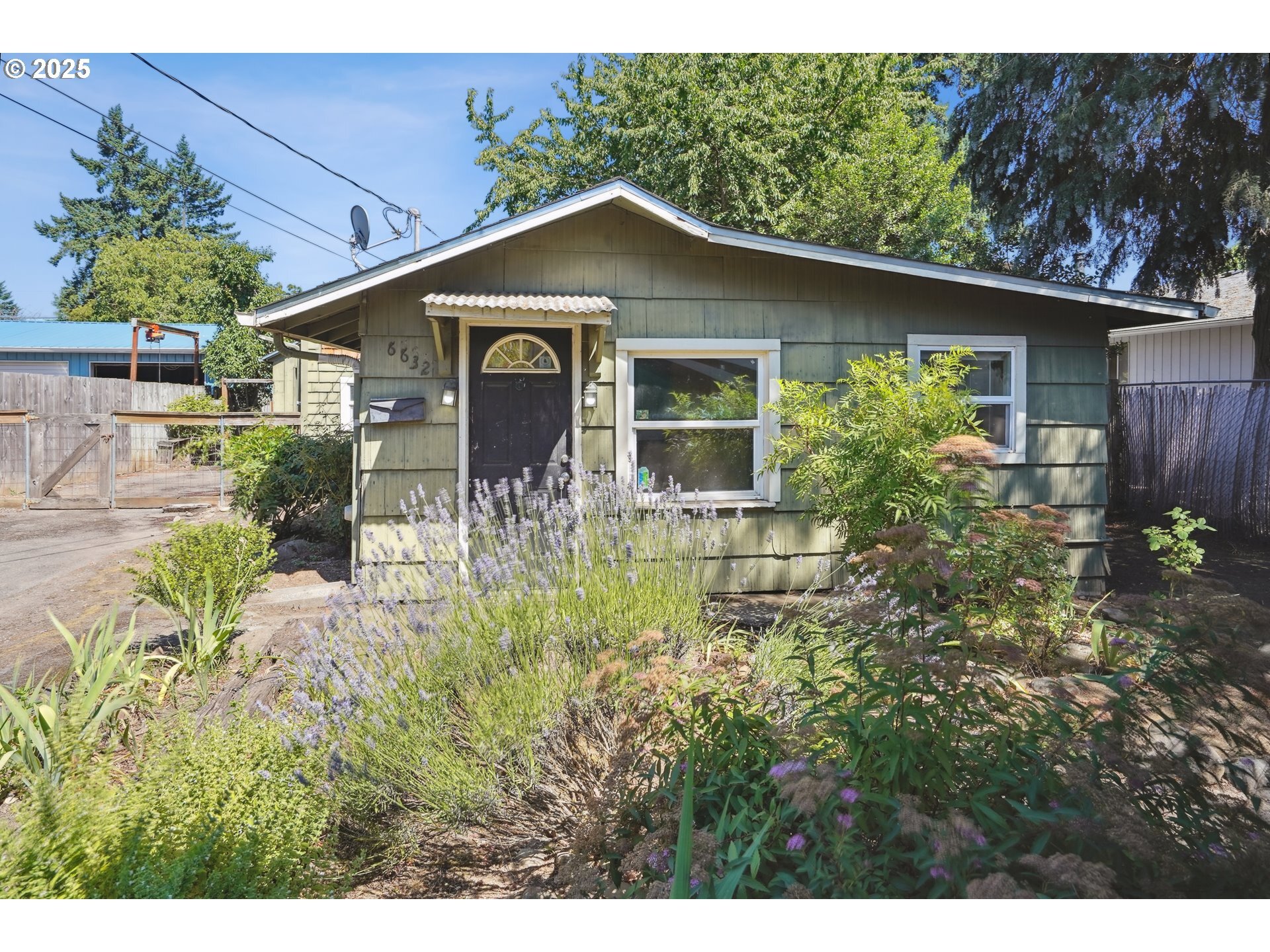 6632 SE 65th Ave  Portland OR 97206 photo