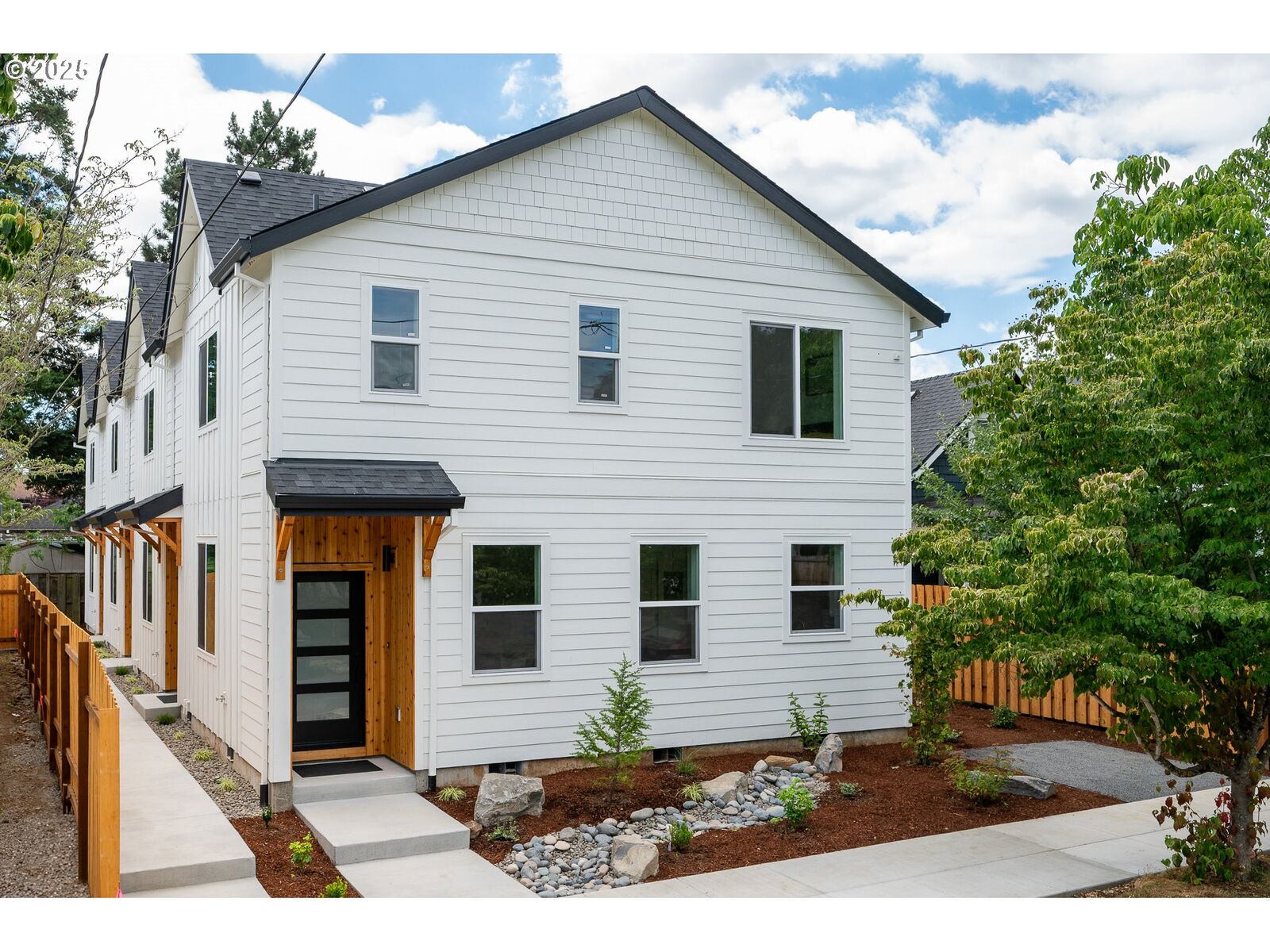 Property Photo: 8356 NE Holladay St OR 97220