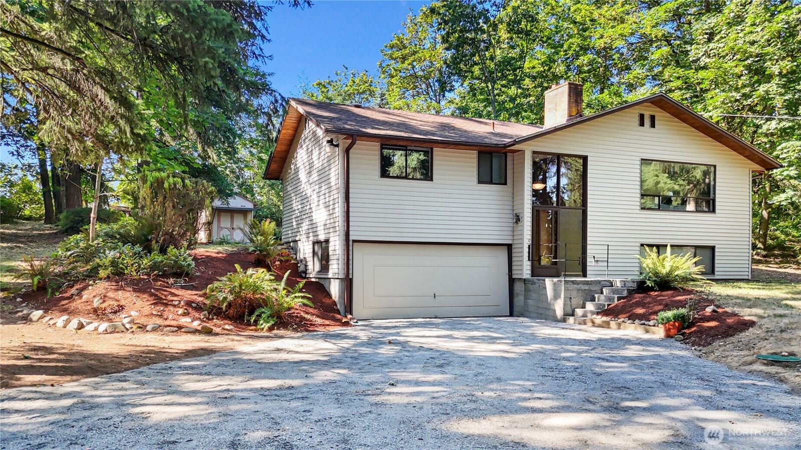 Property Photo: 10915 SE 287th Street WA 98092