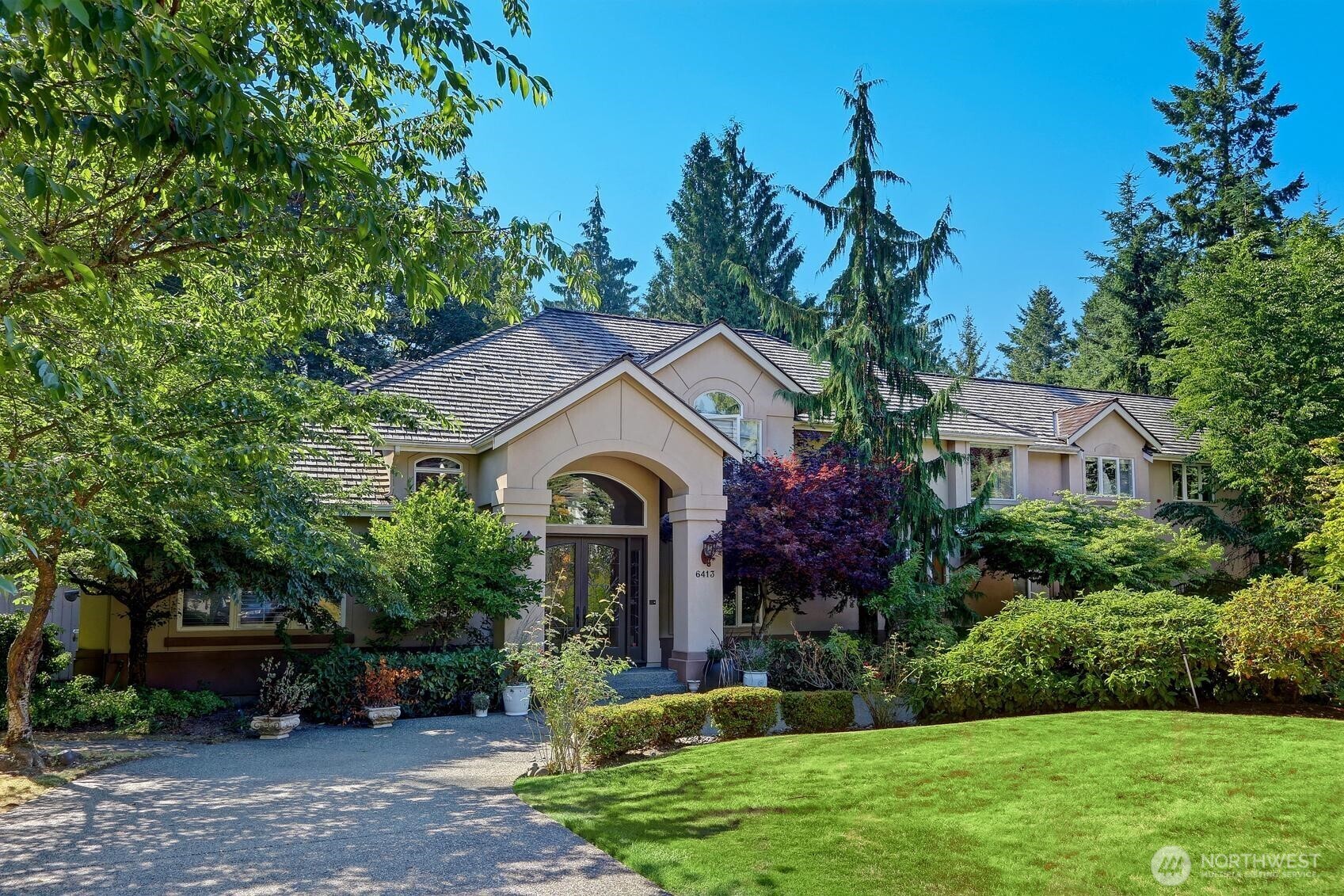 Property Photo: 6413 163rd Place SE WA 98006