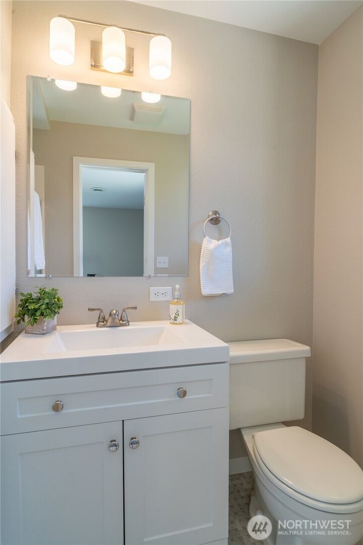 Property Photo:  230  D Street NE  WA 98823 