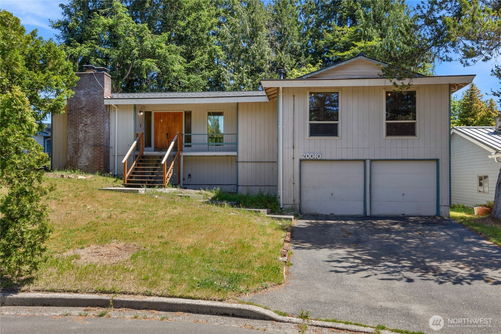 Property Photo: 20040 61st Court NE WA 98028
