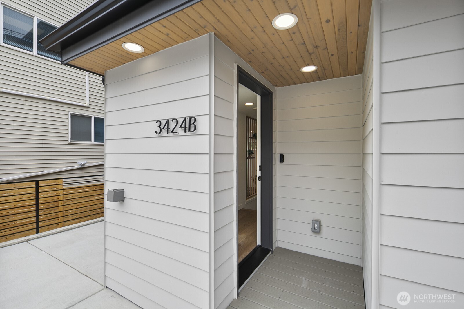Property Photo:  3424 B  20th Avenue S  WA 98144 