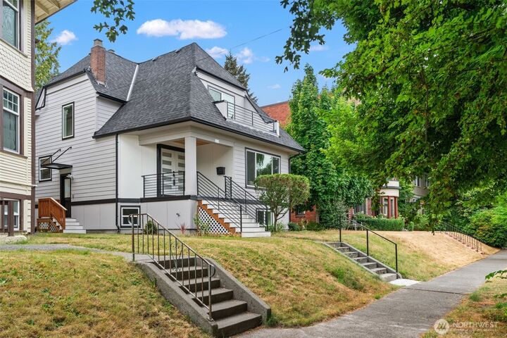 Property Photo: 321 17th Avenue E WA 98112