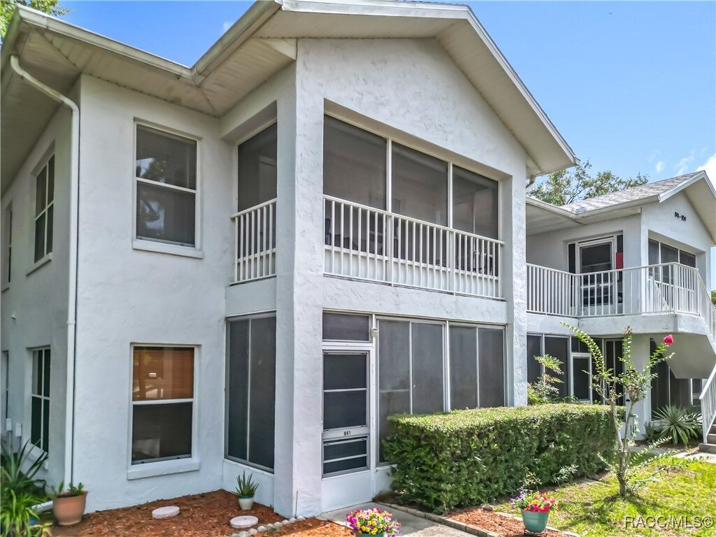 Property Photo: 843 SE Mayo Drive 203 FL 34429