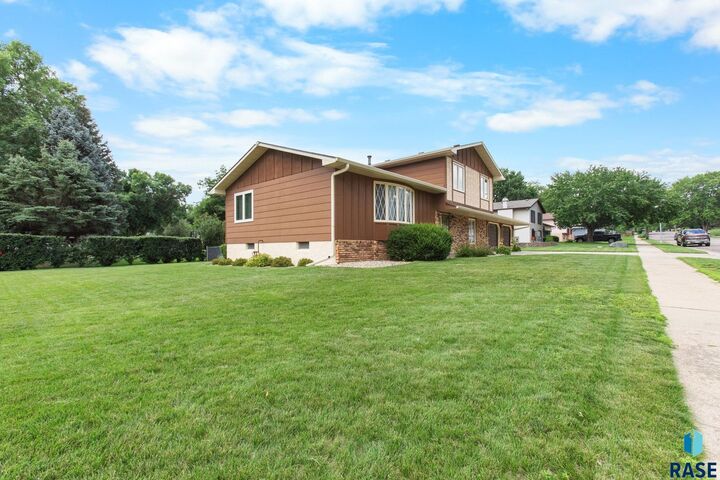 Property Photo: 5801 W Westminster Dr SD 57106-0664