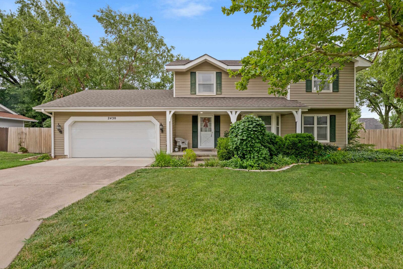 Property Photo:  2430 N Longwood Cir  KS 67226 