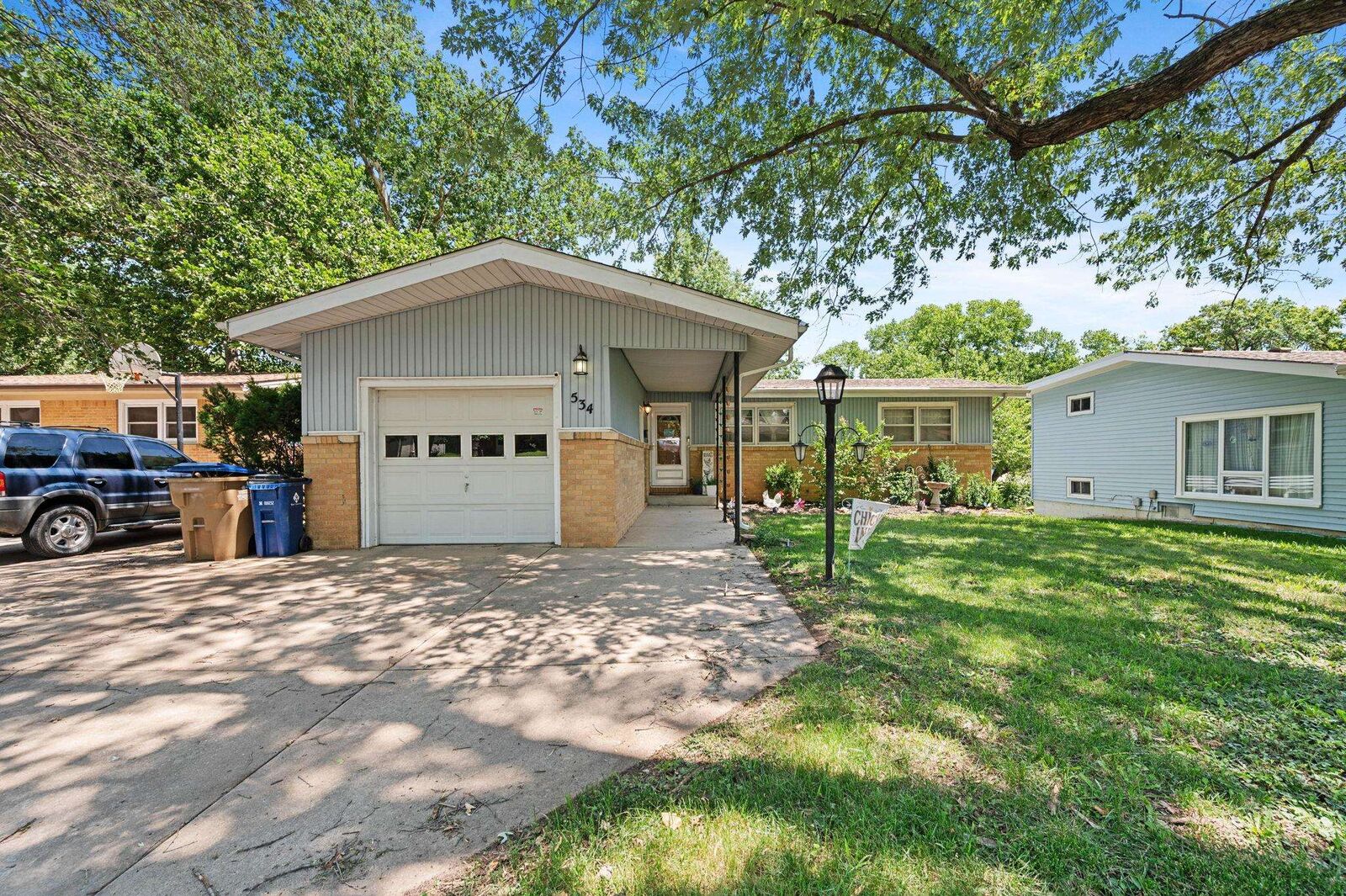 Property Photo: 534 S Derby Ave KS 67037