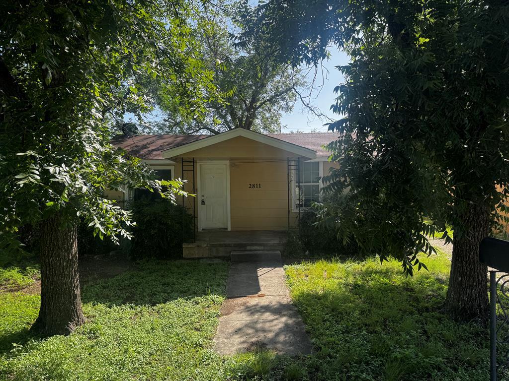 Property Photo:  2811 N Irving St  TX 76903 