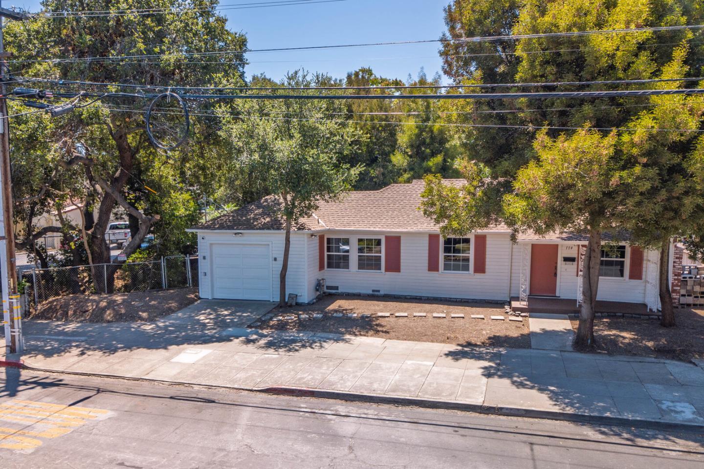 Property Photo:  774 Chestnut Street  CA 94070 