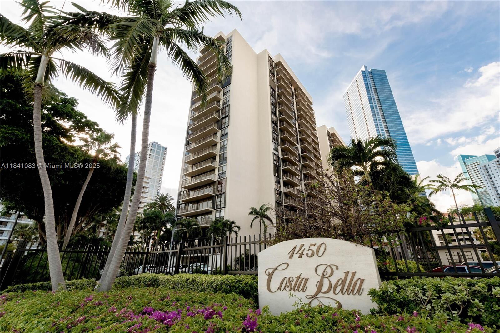 Property Photo:  1450 Brickell Bay Dr 1707  FL 33131 