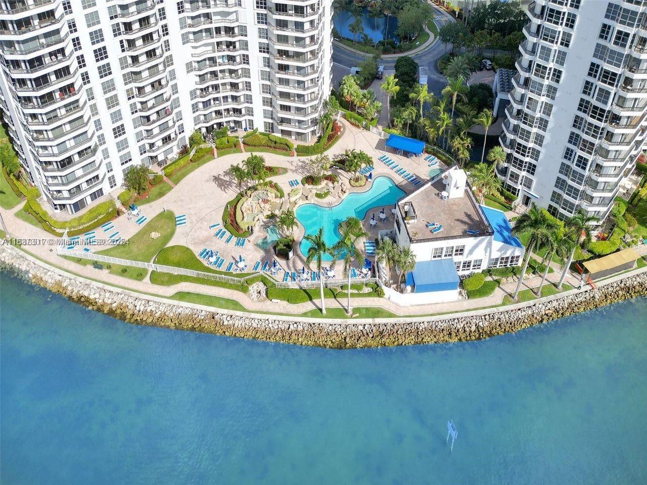 Property Photo: 19101 NE 36th Ct 3107 FL 33180