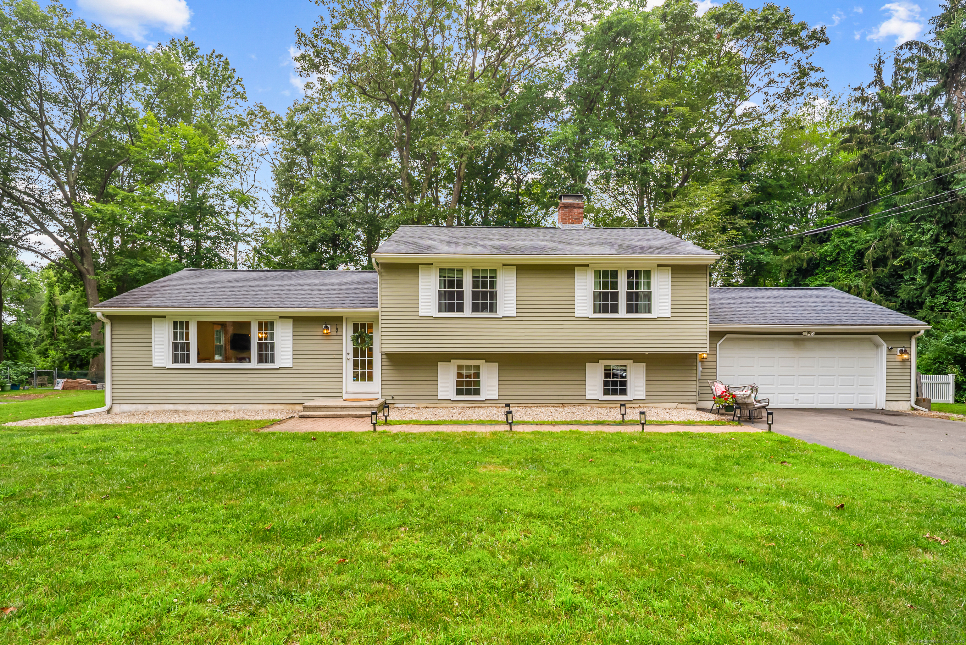 Property Photo: 181 Ridge Road CT 06443