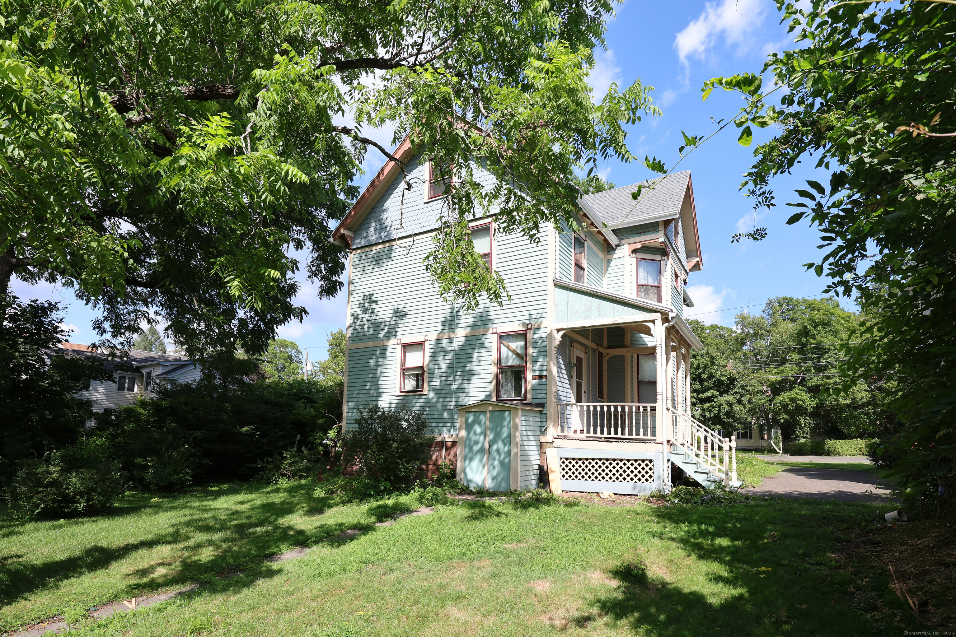 Property Photo:  185 Curtis Street  CT 06450 