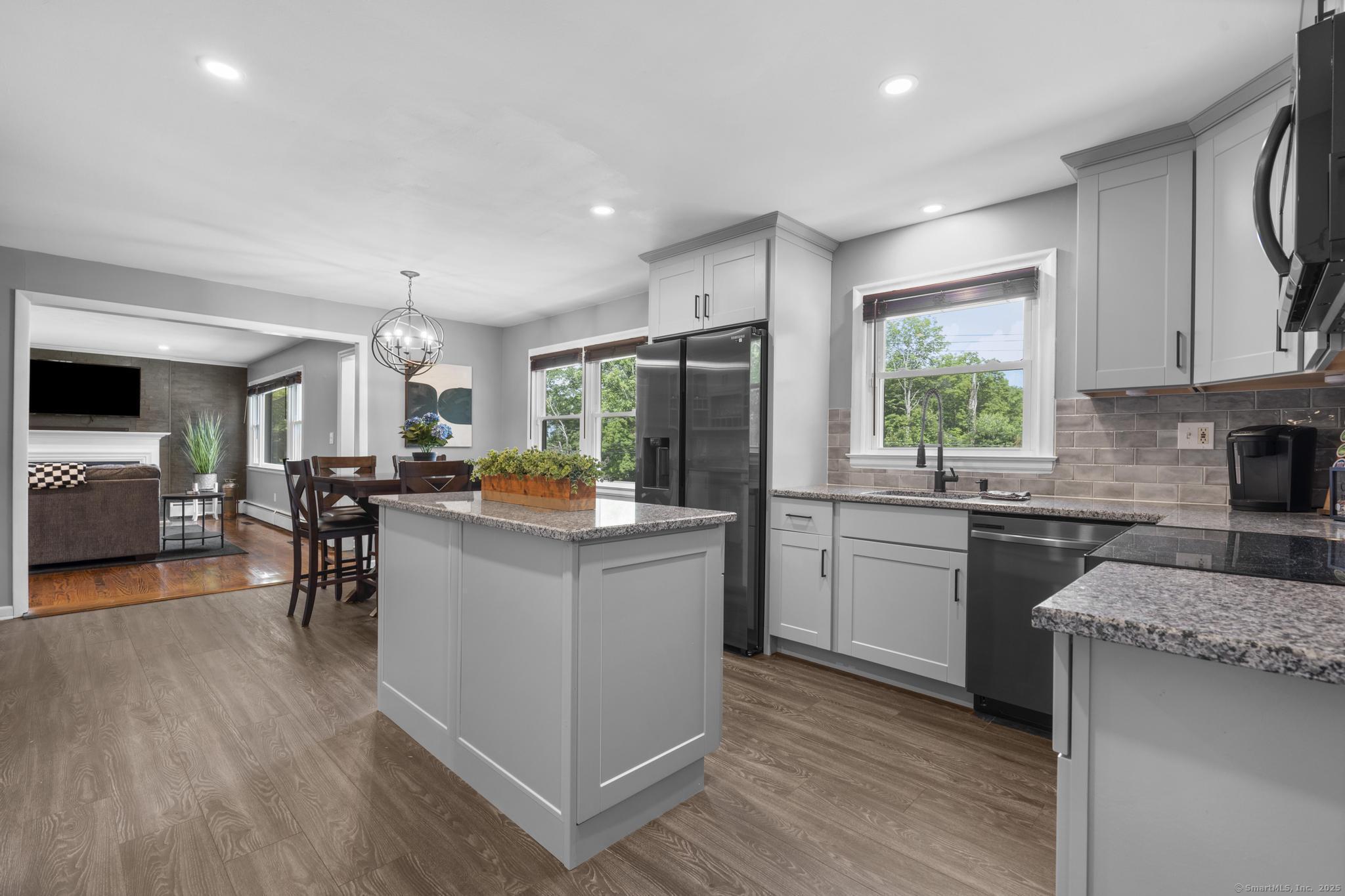 Property Photo: 1812 Hartford Turnpike CT 06473