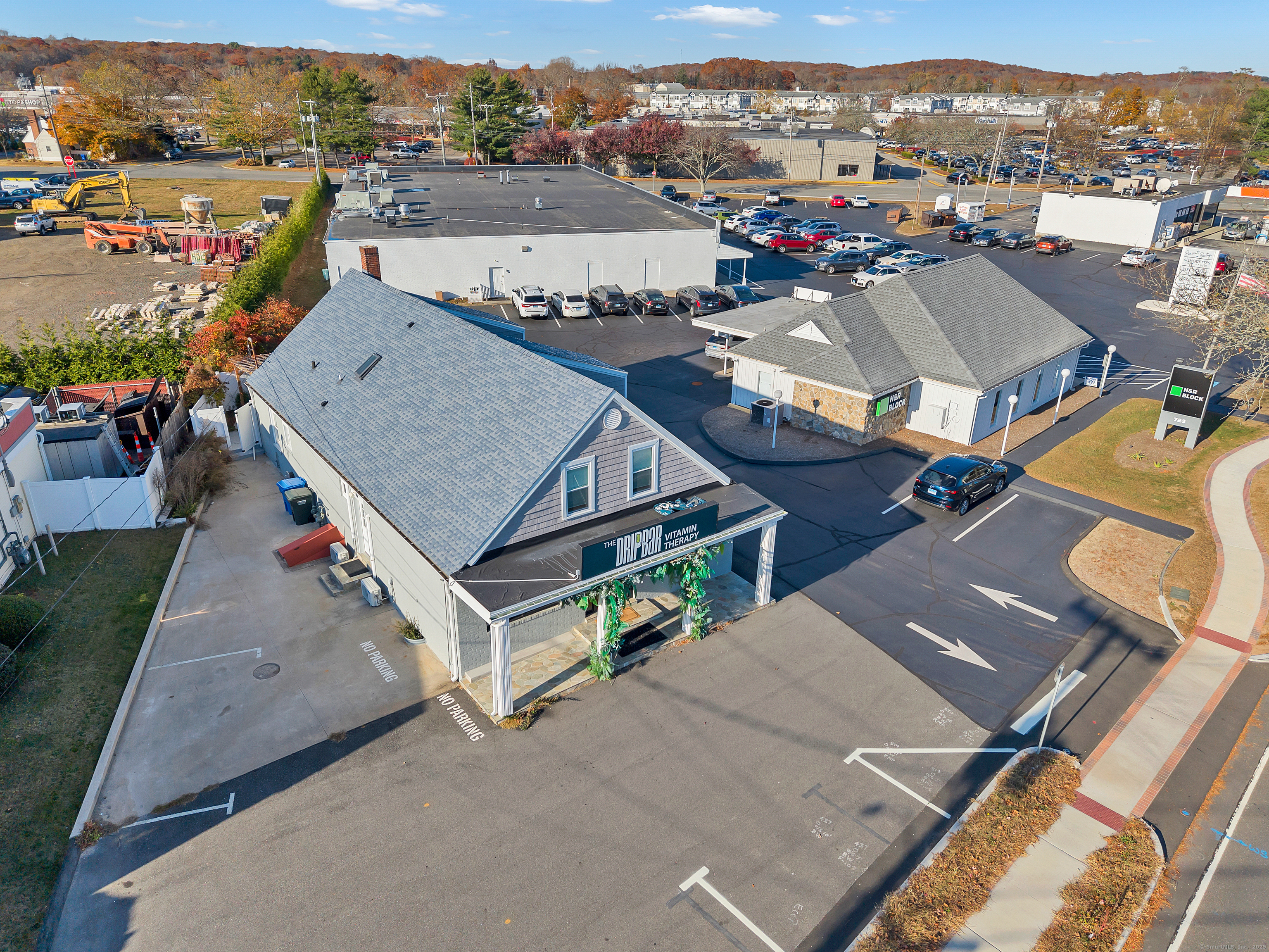 Property Photo: 725 Boston Post Road CT 06475