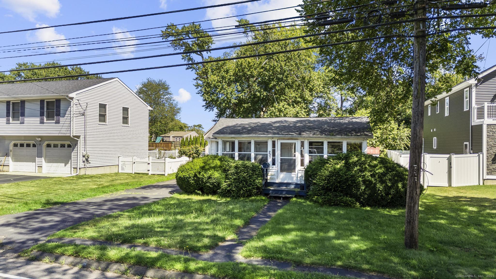 Property Photo: 207 Merwin Avenue CT 06460